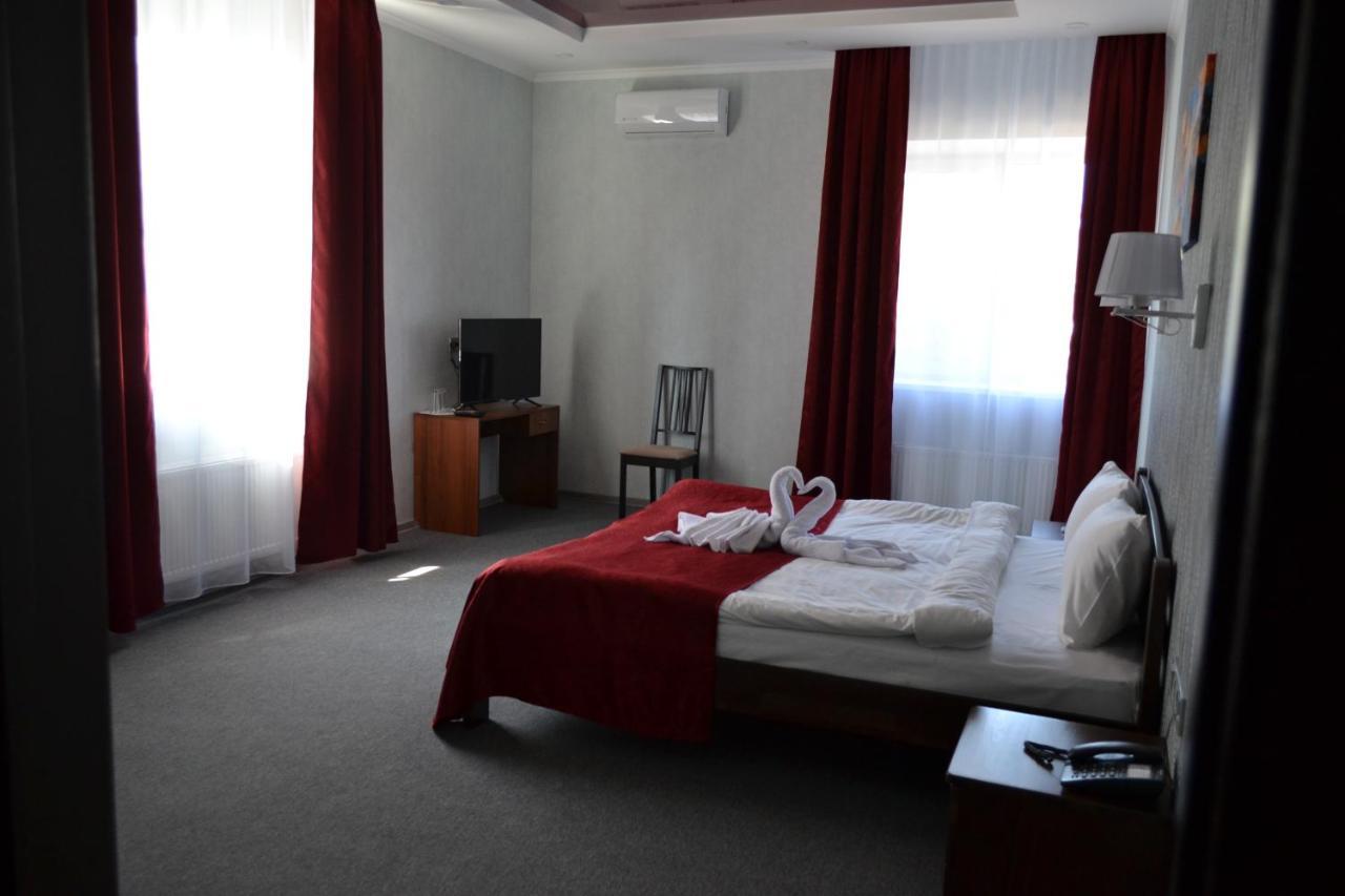 Hotel Три Сімки Výshgorod Exterior foto