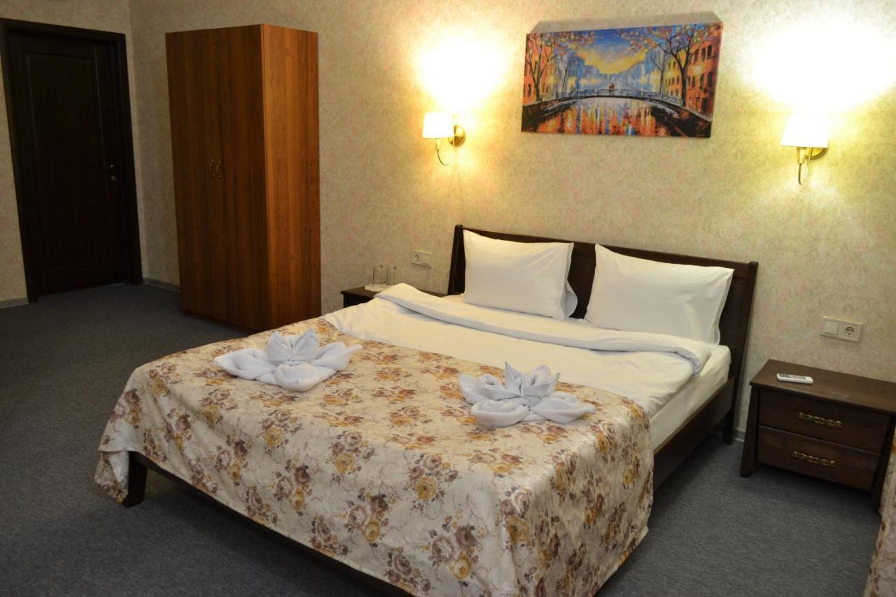 Hotel Три Сімки Výshgorod Exterior foto